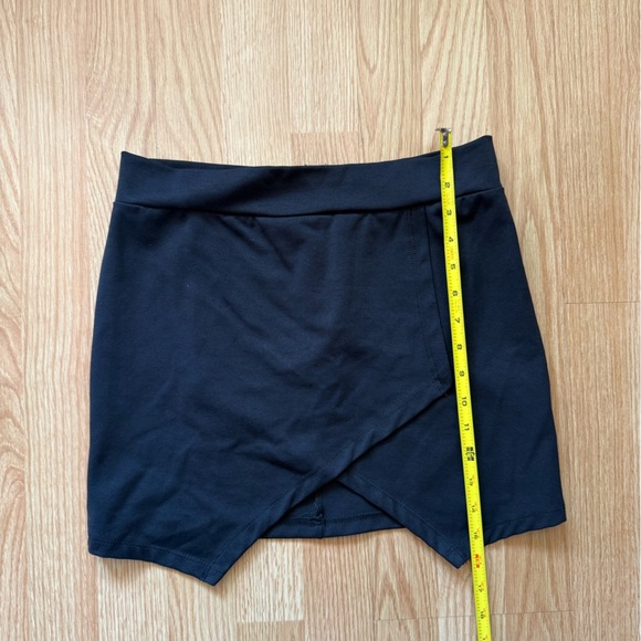 LNA REVOLVE Black Faux Wrap Mini Skirt Size Small - Picture 4 of 5